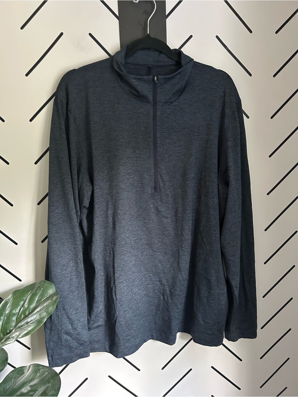 Lululemon men’s Heathered navy soft jersey half zip long sleeve